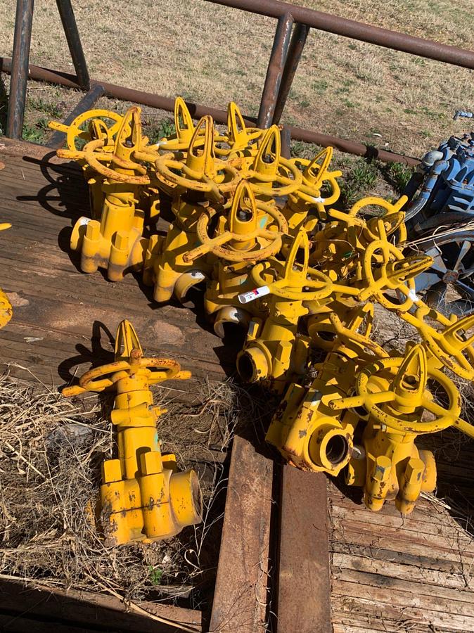 Used (16) 5k Manual Gate Valves