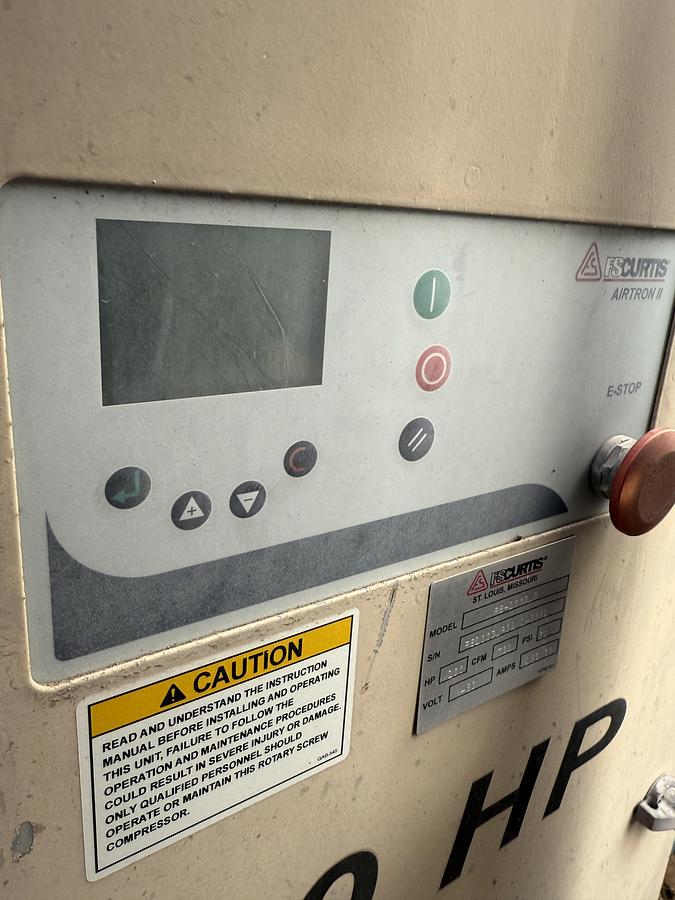 Used FS CURTIS 700 CFM / 50 PSI SKIDDED AIR COMPRESSOR UNIT P/B 125HP/460V/3PH ELEC. MOTOR