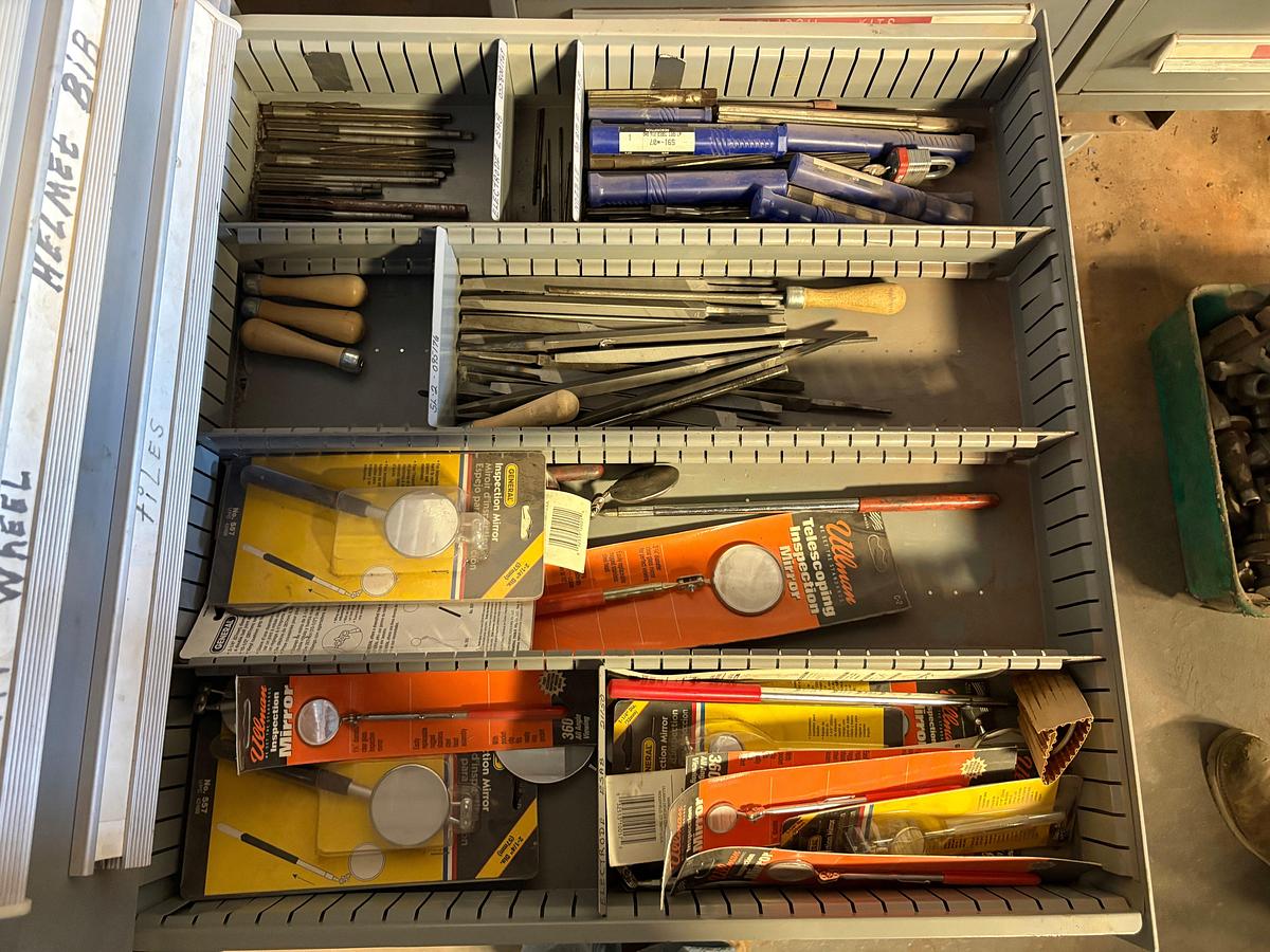 Used Lyon MS-II safety link 13-drawer rolling toolbox w/ assorted machine shop tools