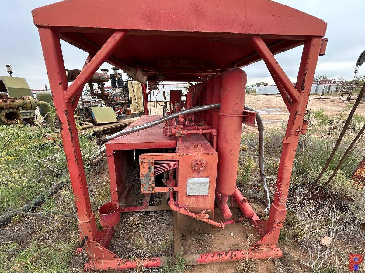 Used KOOMEY 5-STATION 10-BOTTLE ACCUMULATOR CLOSING UNIT W/ TRIPLEX PUMP