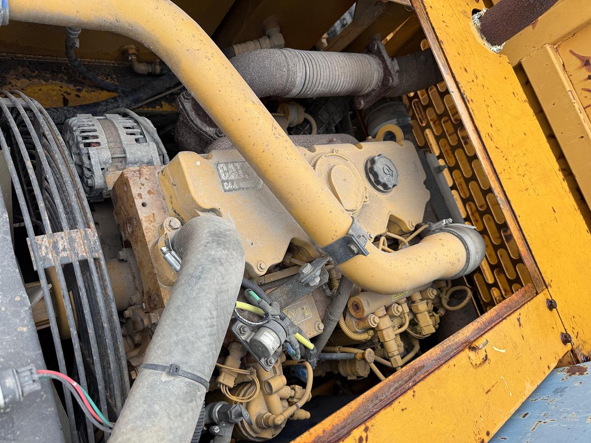 Used 2012 MOROOKA MVT-800VD RUBBER TRACK CRAWLER CARRIER