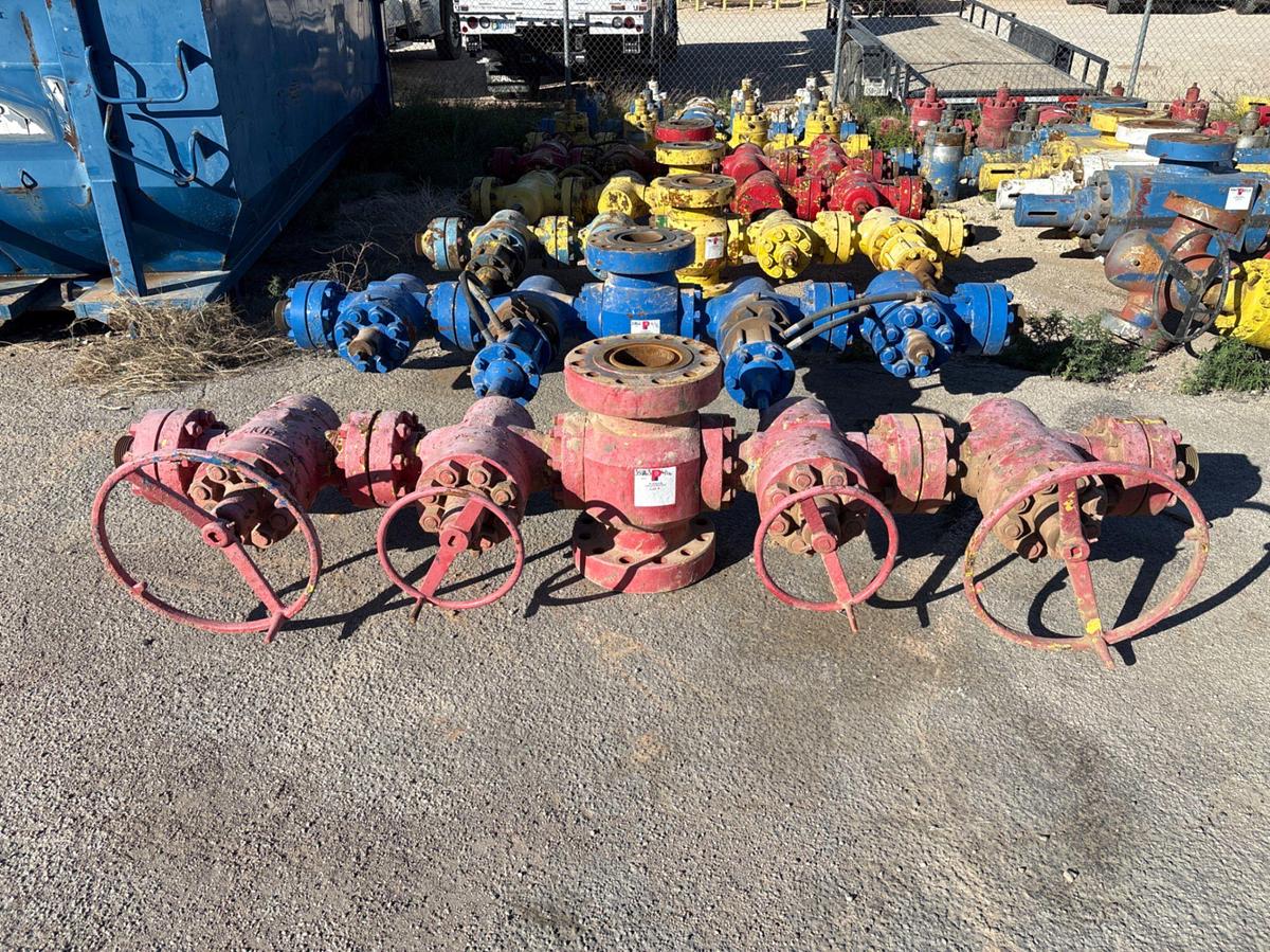 Used 7-1/16” x 4” fluid cross w/ (4) 4” 10k gate valves