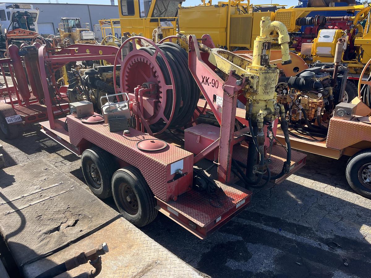 Used 2010 VENTURETECH XK-90 POWER SWIVEL MTD. T/A GOOSENECK TRAILER