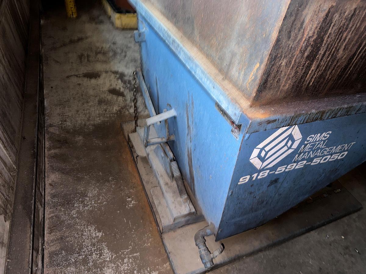Used HIPPO HOPPER 3-4 CUYD SELF-DUMPING METAL HOPPER