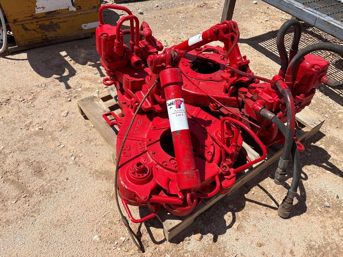 Used Bj RS hydraulic tubing tong