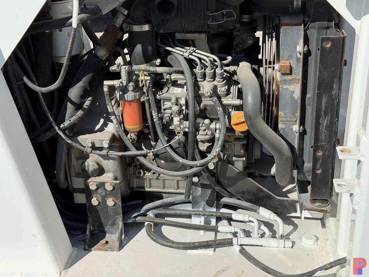 Used 2004 S.D.P. EZ HAULER CRAWLER DIGGER DERRICK ON T/A TRAILER