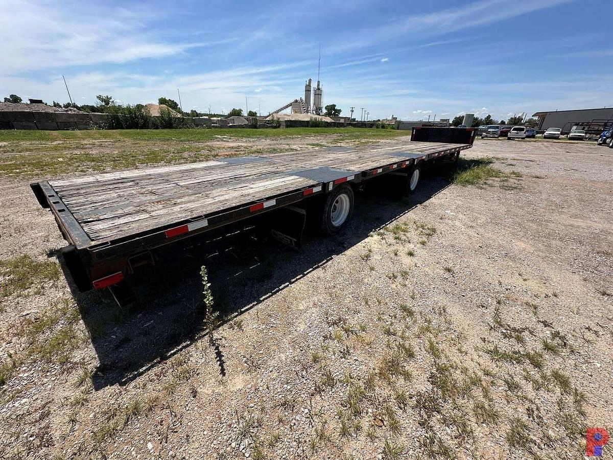 Used 2004 TRANSCRAFT DTL-3000 T/A STEP DECK TRAILER