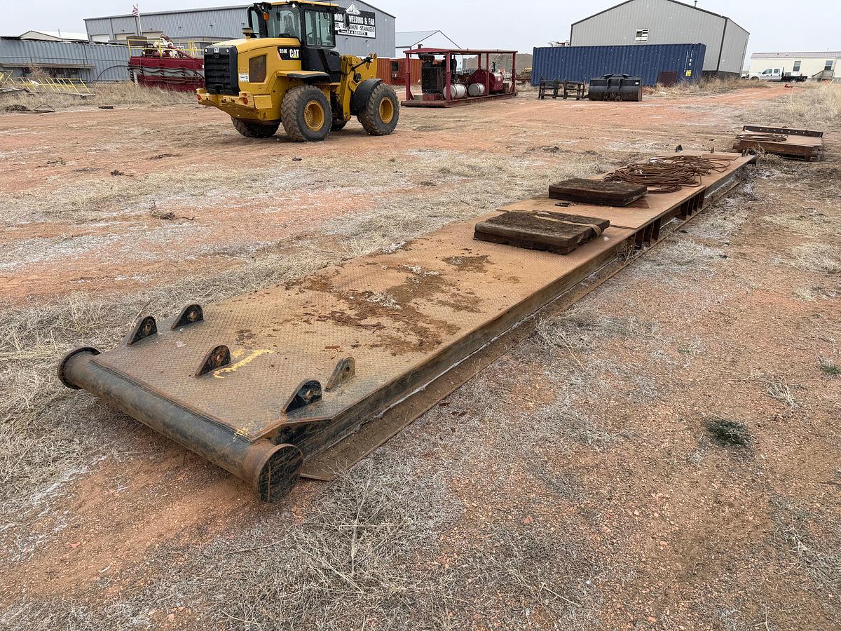 Used GUICE 40' WELL SERVICE RIG BASE BEAM