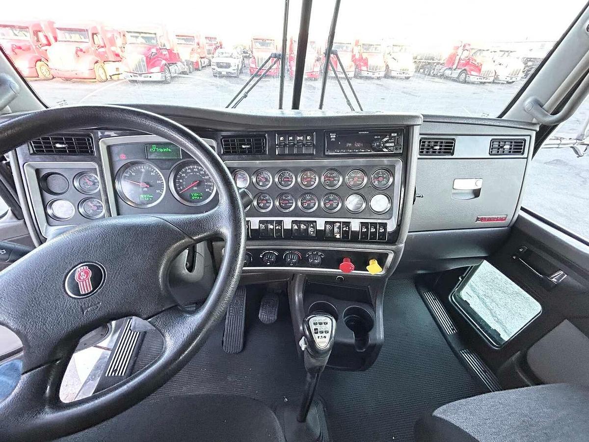 Used 2016 KENWORTH T8OO TRI-AXLE DAY CAB TRUCK TRACTOR