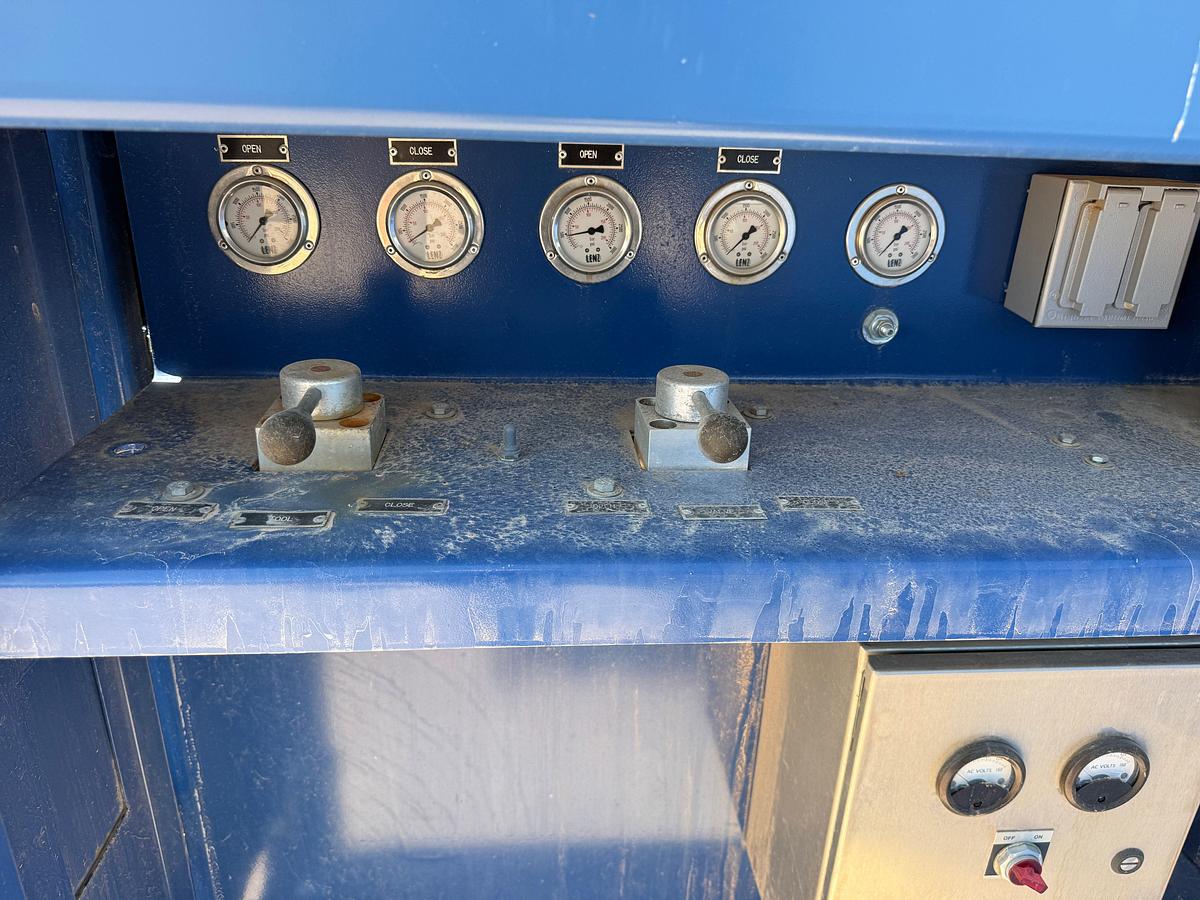 Used SELF CONTAINED 20K WP GREASE INJECTION UNIT COMBO P/B 8.4-KW ISUZU DIESEL GENERATOR