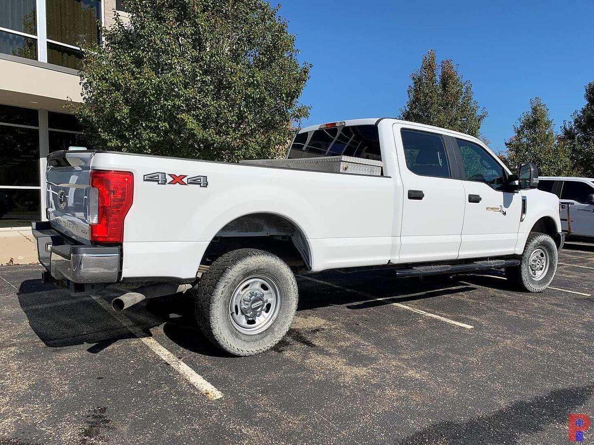 Used 2017 FORD F-250 SUPER DUTY XL CREW CAB 4X4 PICKUP (GAS)