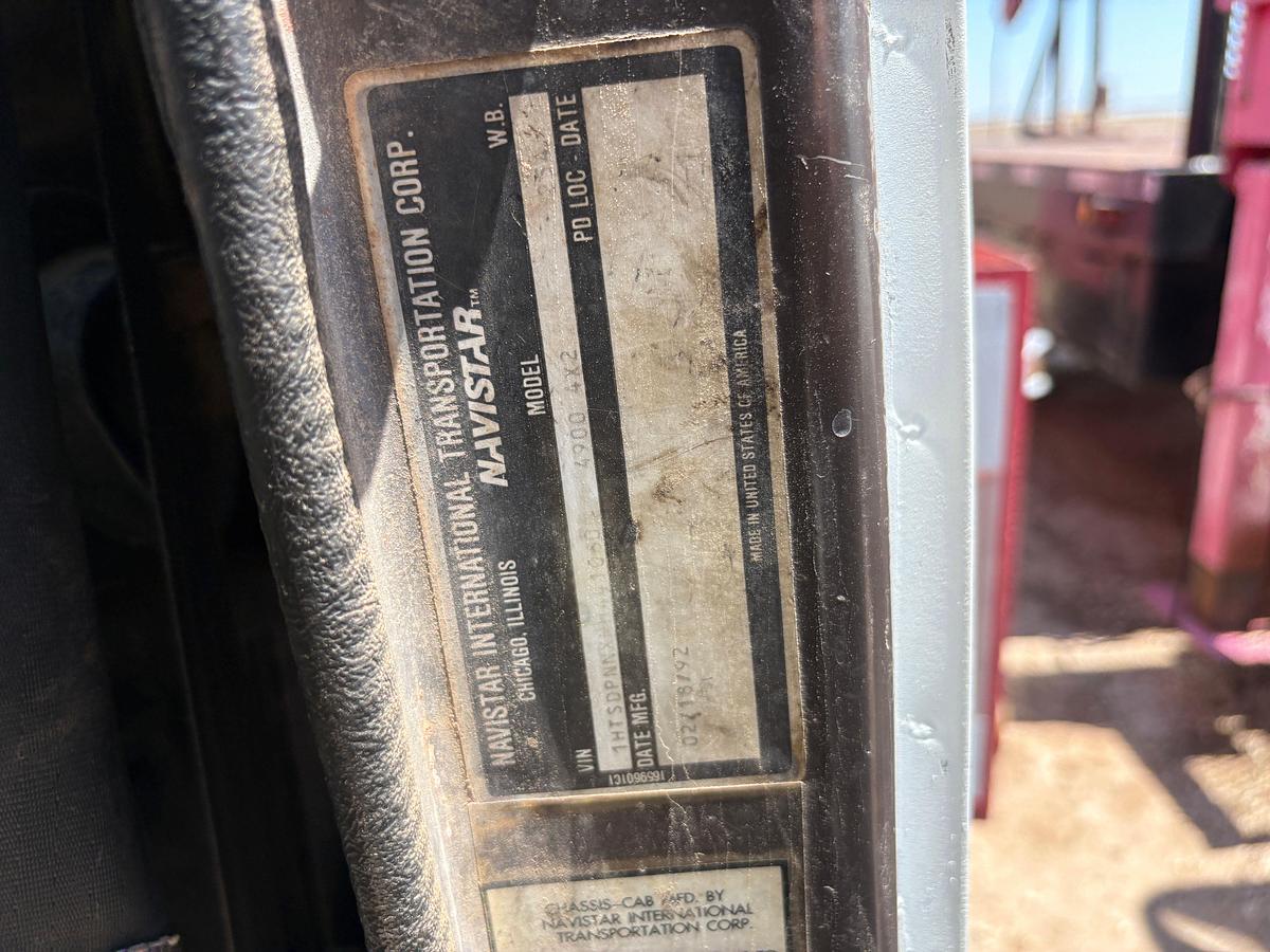 Used 1992 INTERNATIONAL 4900 S/A DAYCAB VACUUM TRUCK
