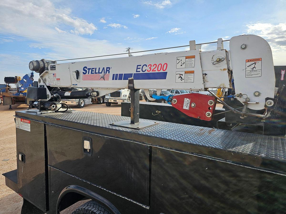 Used 2022 FORD F-350 SUPER DUTY CREW CAB MECHANICS TRUCK