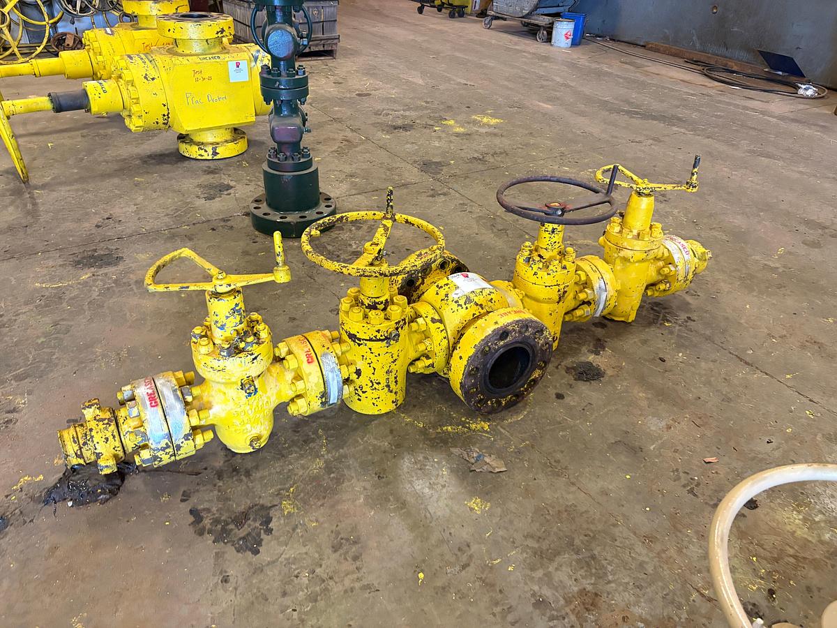 Used 7-1/16” x 3-1/8” fluid cross w/ (4) 3-1/8” 5k gate valves