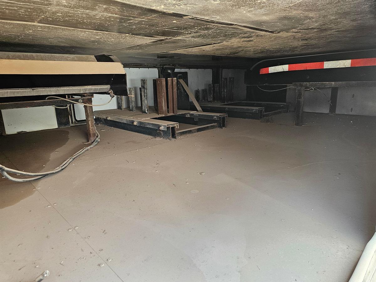 Used Competition Trailers 40’ x 102” T/A MOBILE OFFICE TRAILER