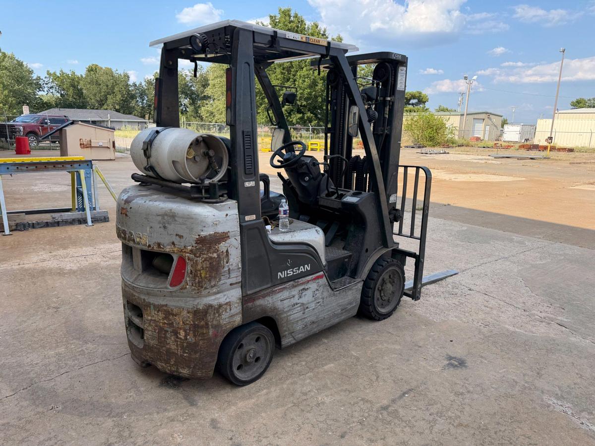 Used Nissan 4400 Warehouse Pallet Forklift