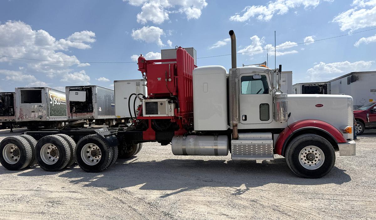 Used 2013 PETERBILT 367 TRI-DRIVE COILED TUBING SUPPORT WET KIT TRUCK