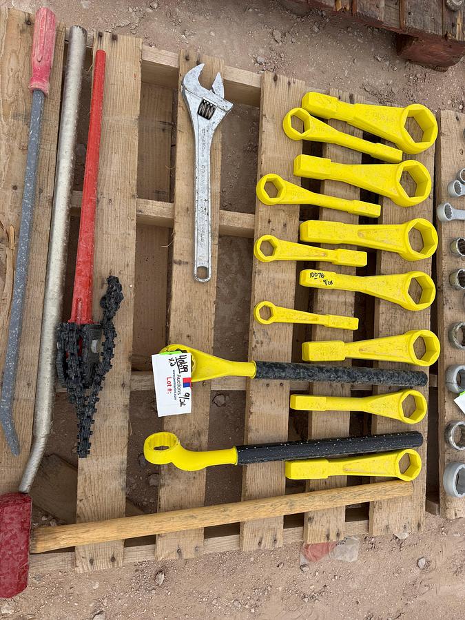 Used (2) PALLETS OF HAND TOOLS
