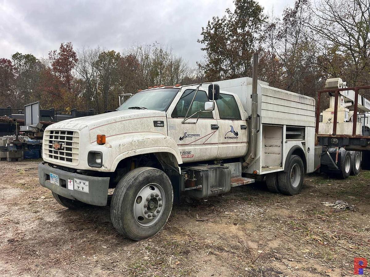 Used 1997 CHEVROLET C7500 S/A CREW CAB SERVICE TRUCK