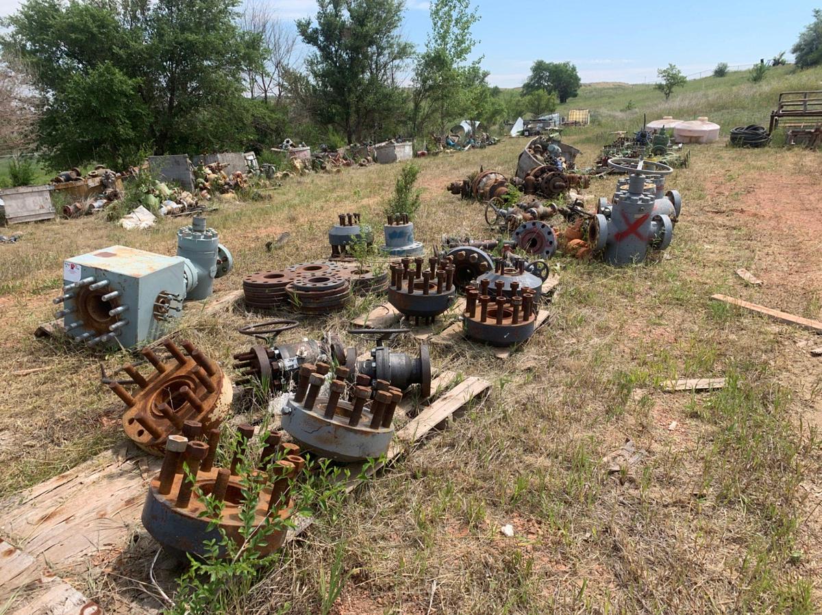 Used Row of 7-1/16 DSA’s, 4-1/16 10k Gate Valves, Well Heads, 2in Fluid Crosses