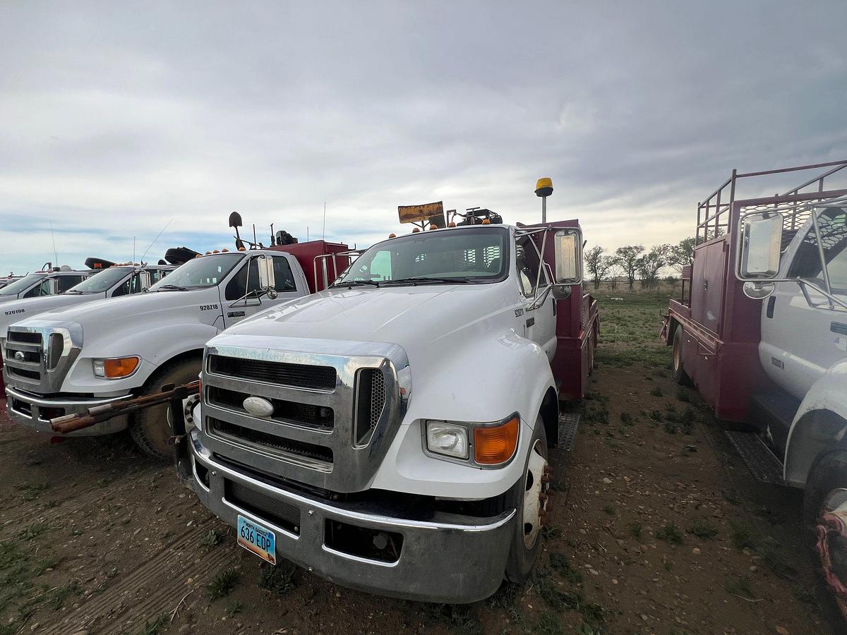 Used 2008 FORD F-650 SUPER DUTY TRUCK WITH TOOL BED