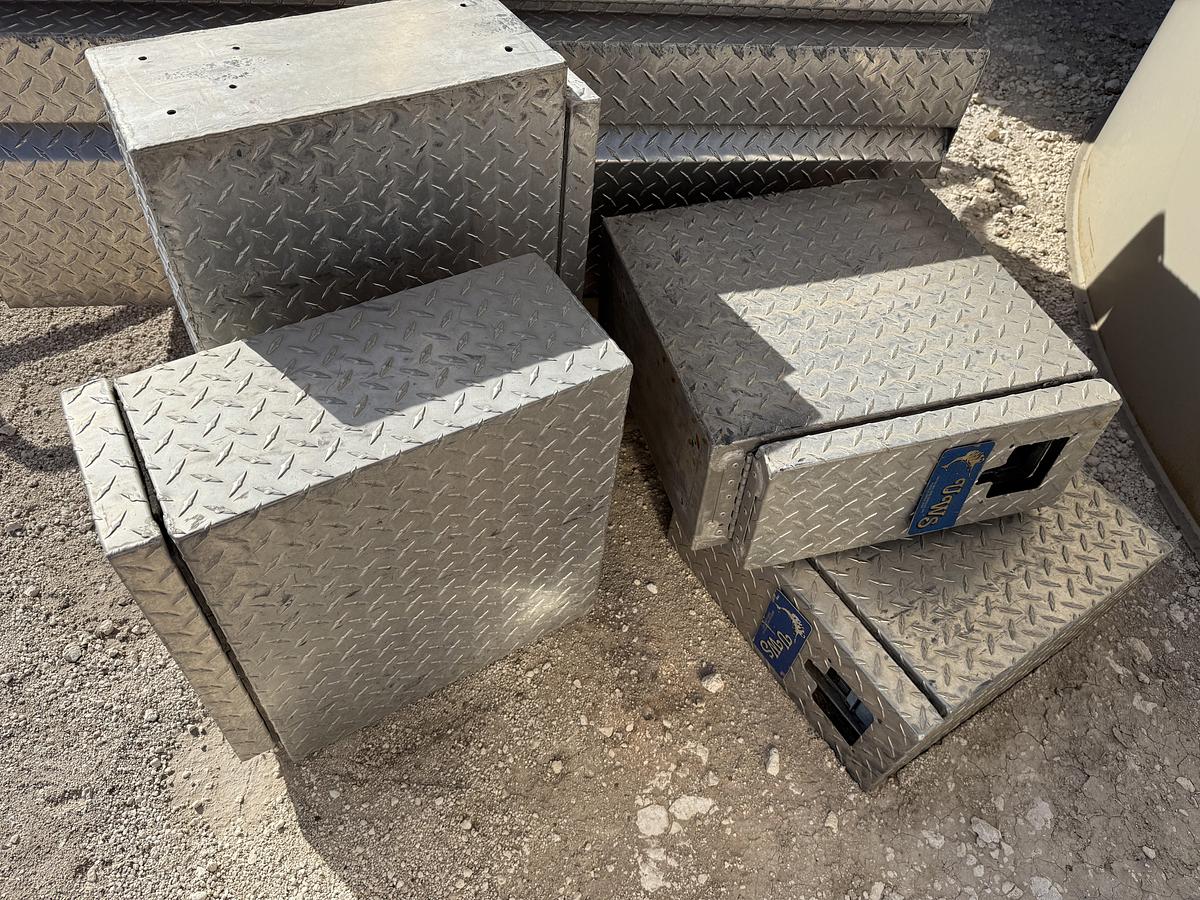 Used UWS 61” X 24” X 20” TOOL BOX & (4) 19” X 8” X 19” TOOL BOX W/ SLIDE OUT BINS