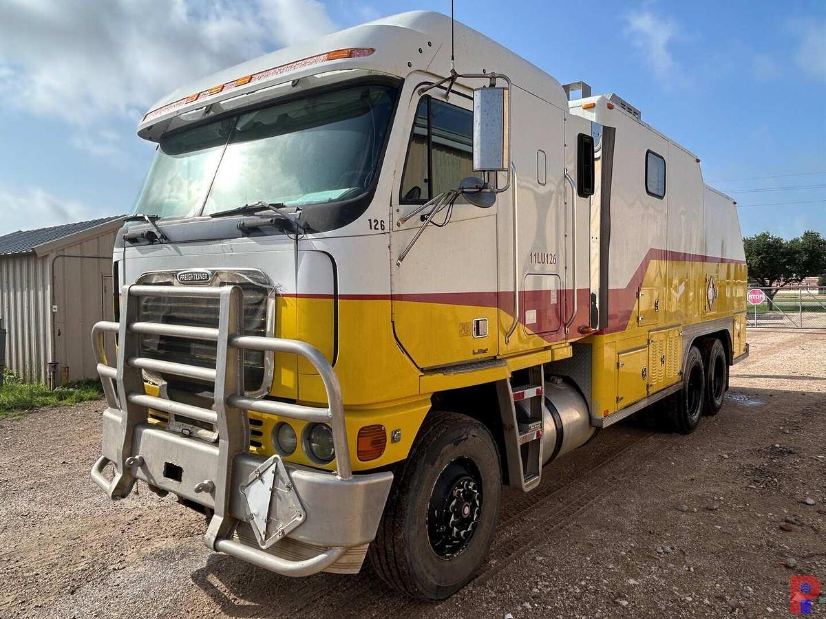 Used 2002 FREIGHTLINER ARGOSY T/A CABOVER WIRELINE TRUCK