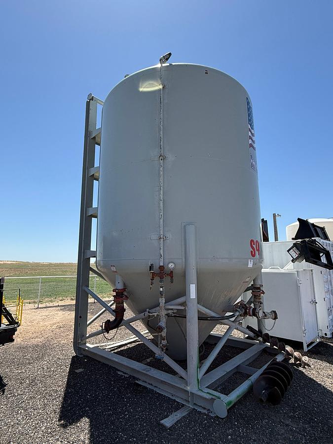 Used 2012 WILCO 25’ x 12’ VERTICAL SKIDDED SILO