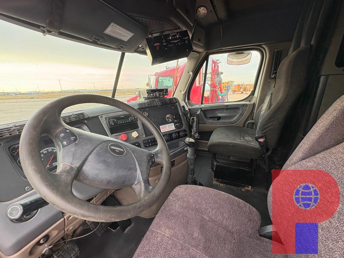 Used 2010 FREIGHTLINER CASCADIA T/A SLEEPER HAUL TRUCK