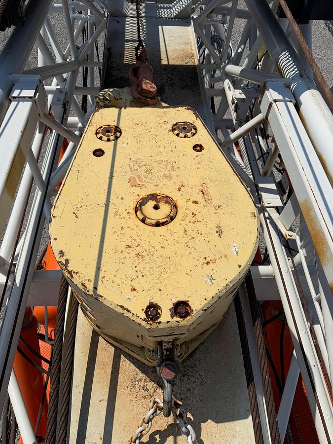 Used Refurbished 1981 FRANKS 1287/160 DTD-HT Well Service Rig (102x230k Mast)