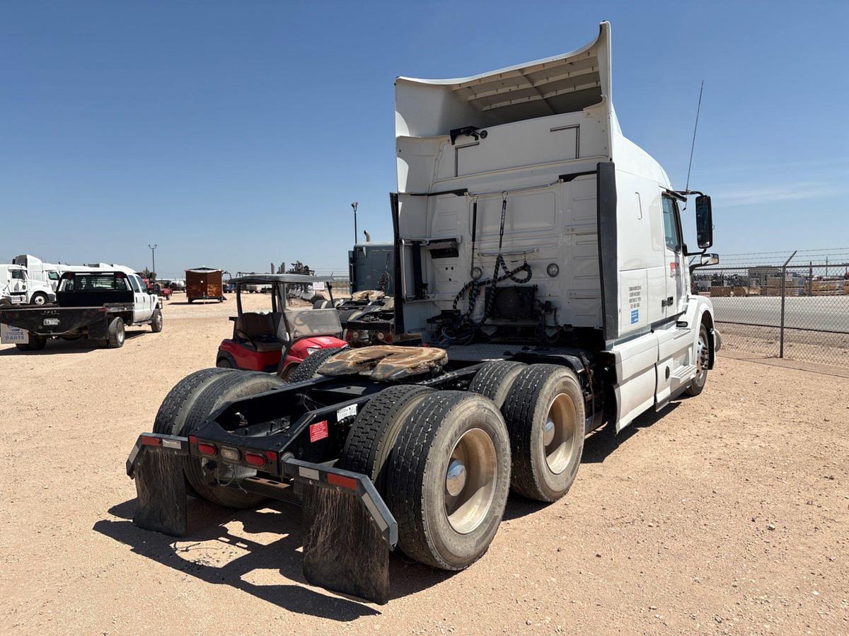 Used 2017 VOLVO VNL T/A SLEEPER HAUL TRUCK, INOP.