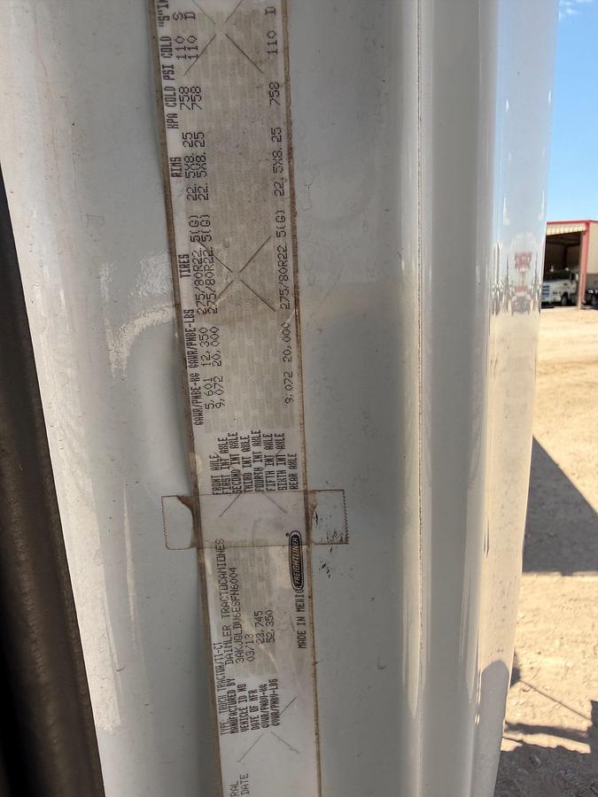 Used 2014 FREIGHTLINER CASCADIA T/A 64” SLEEPER TRUCK