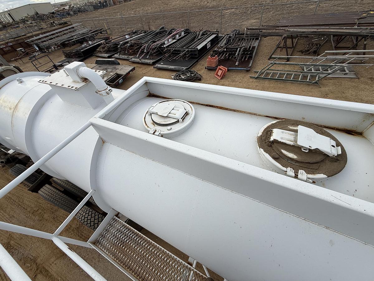 Used 2014 OVERLAND TANK INC 5,460 GAL. 2-COMP. T/A WATER TRANSPORT TRAILER