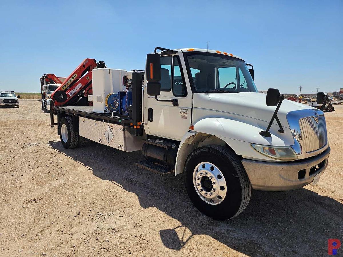Used 2003 INTERNATIONAL DURASTAR 4300 S/A DAYCAB KNUCKLE BOOM CRANE TRUCK