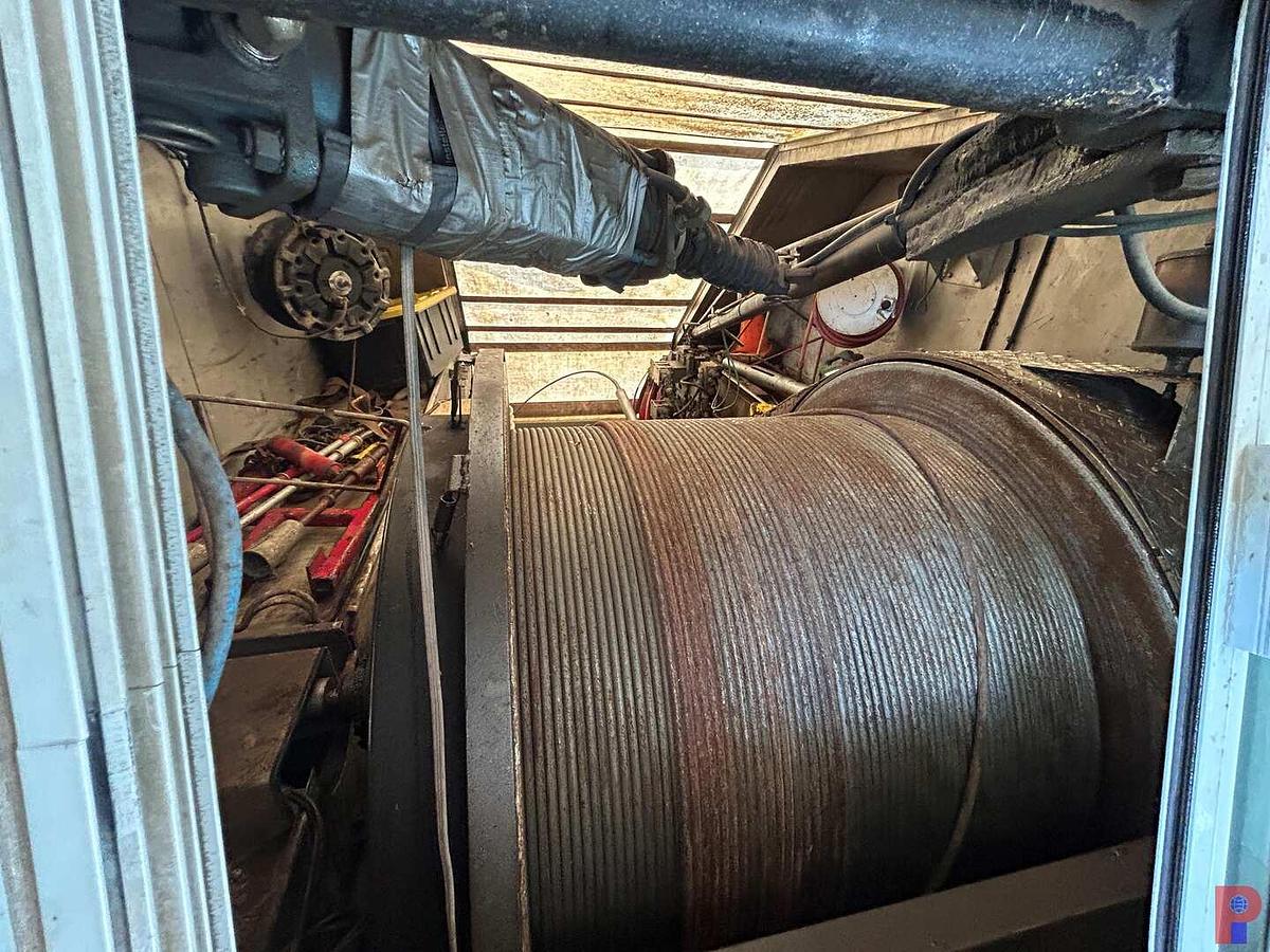 Used 2002 FREIGHTLINER ARGOSY T/A CABOVER WIRELINE TRUCK