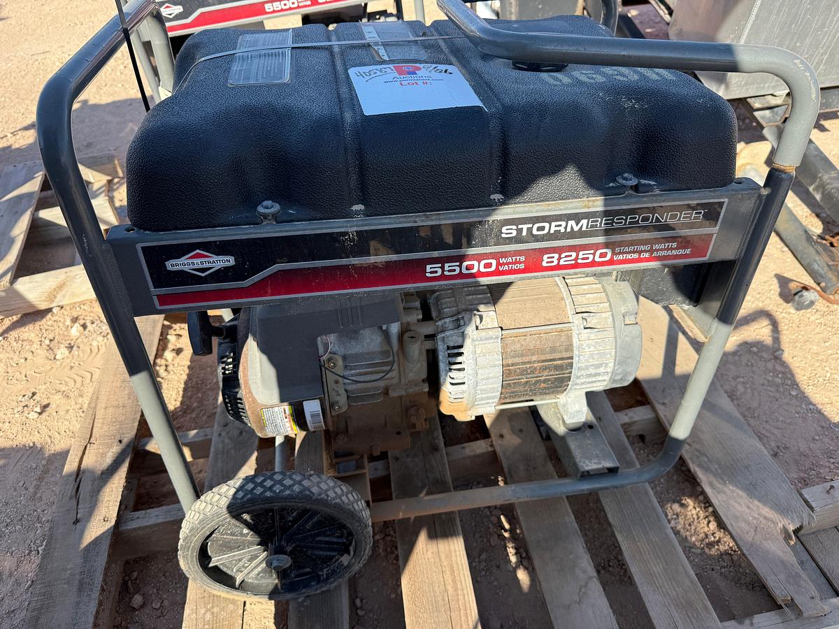Used STORM RESPONDER MODEL 030430 / 5500 AC WATTS / 120/240-VOLTS P/B BRIGGS&STRATTON GAS ENGINE PORTABLE GENERATOR
