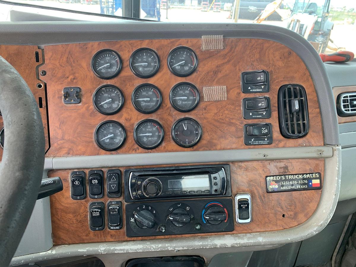 Used 2006 PETERBILT 379 T/A DAYCAB 4,500 GALLON FUEL TRUCK