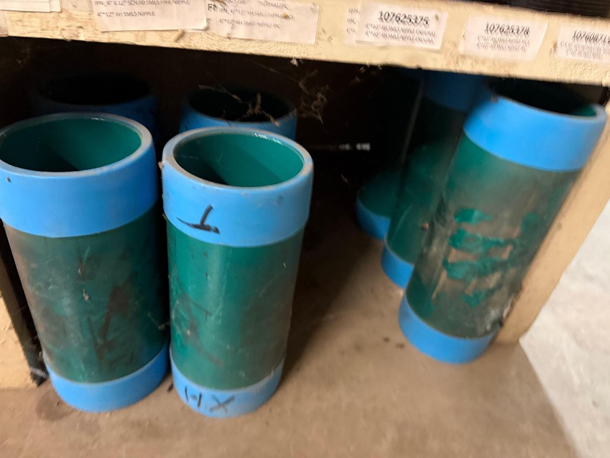 Used SECTION OF (80+) MOSTLY HEAVY WALL 2” THRU 4” PIPE NIPPLES