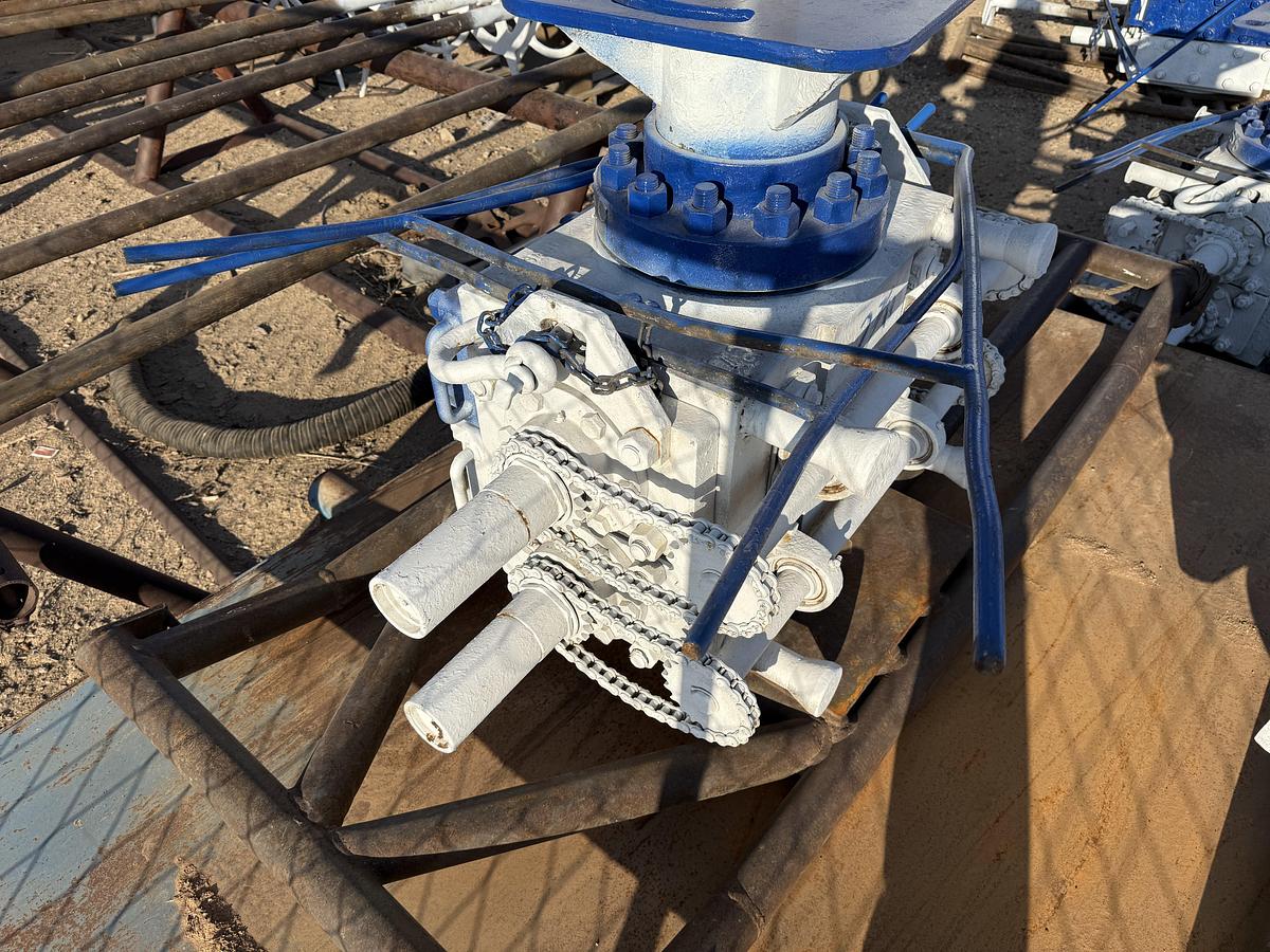 Used 7-1/16 TOWNSEND 3M 2-7/8 DBL MANUAL BLOWOUT PREVENTER, CHARTED