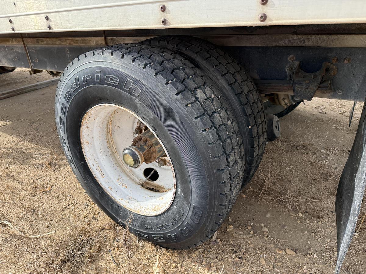 Used 1996 FREIGHTLINER FL70 S/A 24’ ENCLOSED 20K WP TUBING TEST TRUCK