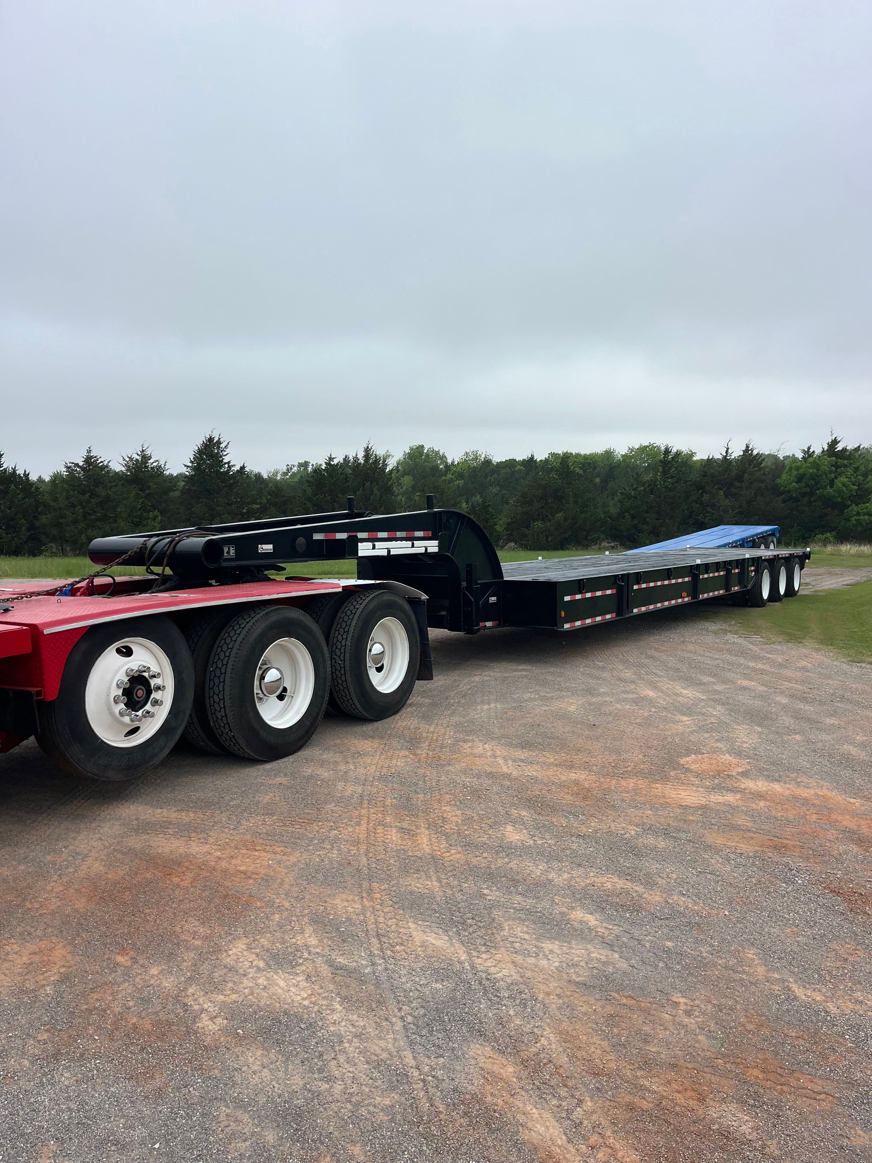 Used 2005 LOADCRAFT 3-AXLE 50-TON OILFIELD LOWBOY