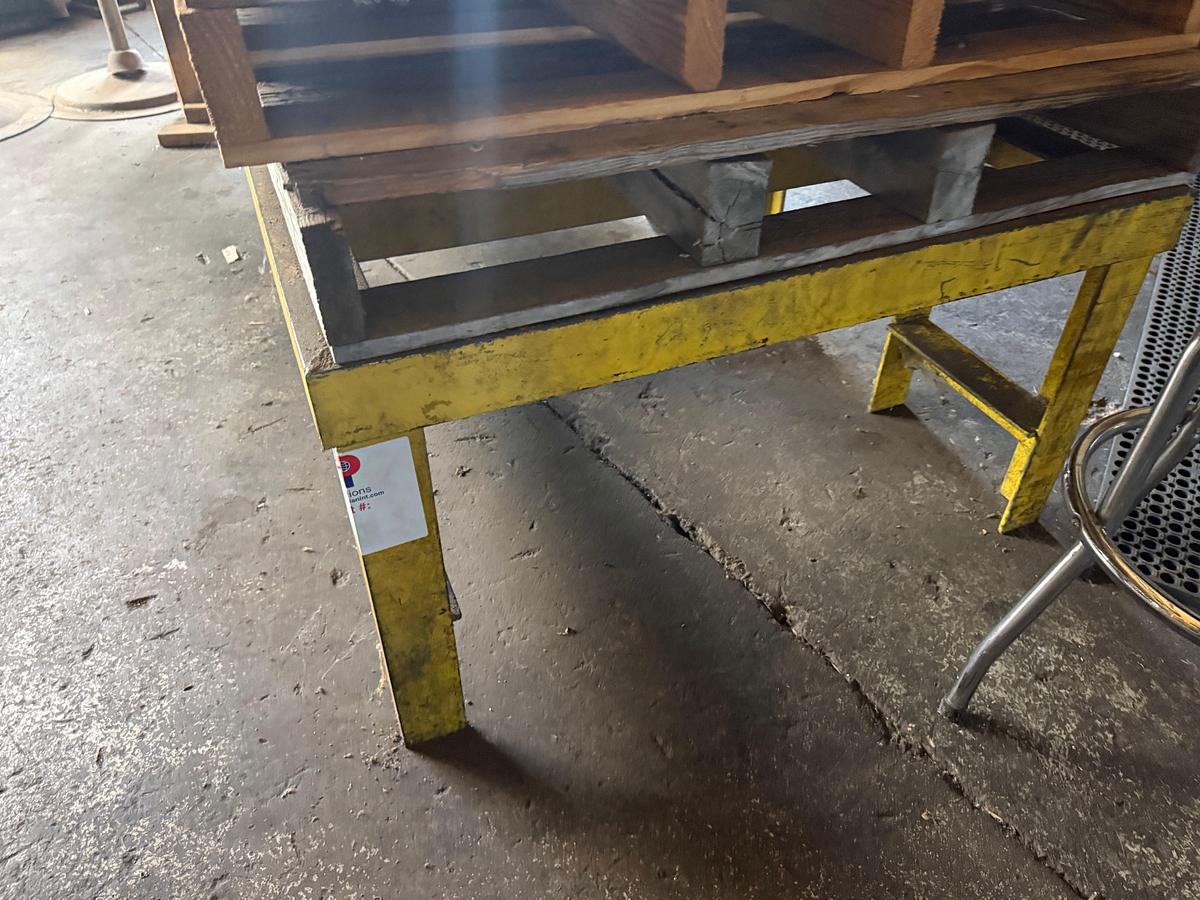 Used (2) 4’x3’x2’ METAL OPEN TOP WORK TABLES & (7) PALLETS