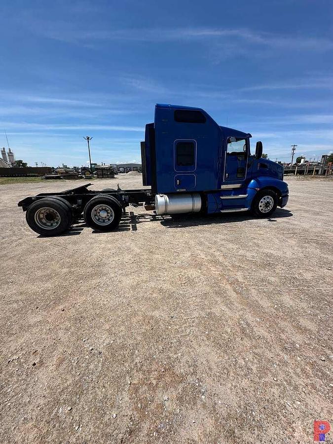 Used 2015 KENWORTHT-660 T/A SLEEPER TRUCK TRACTOR