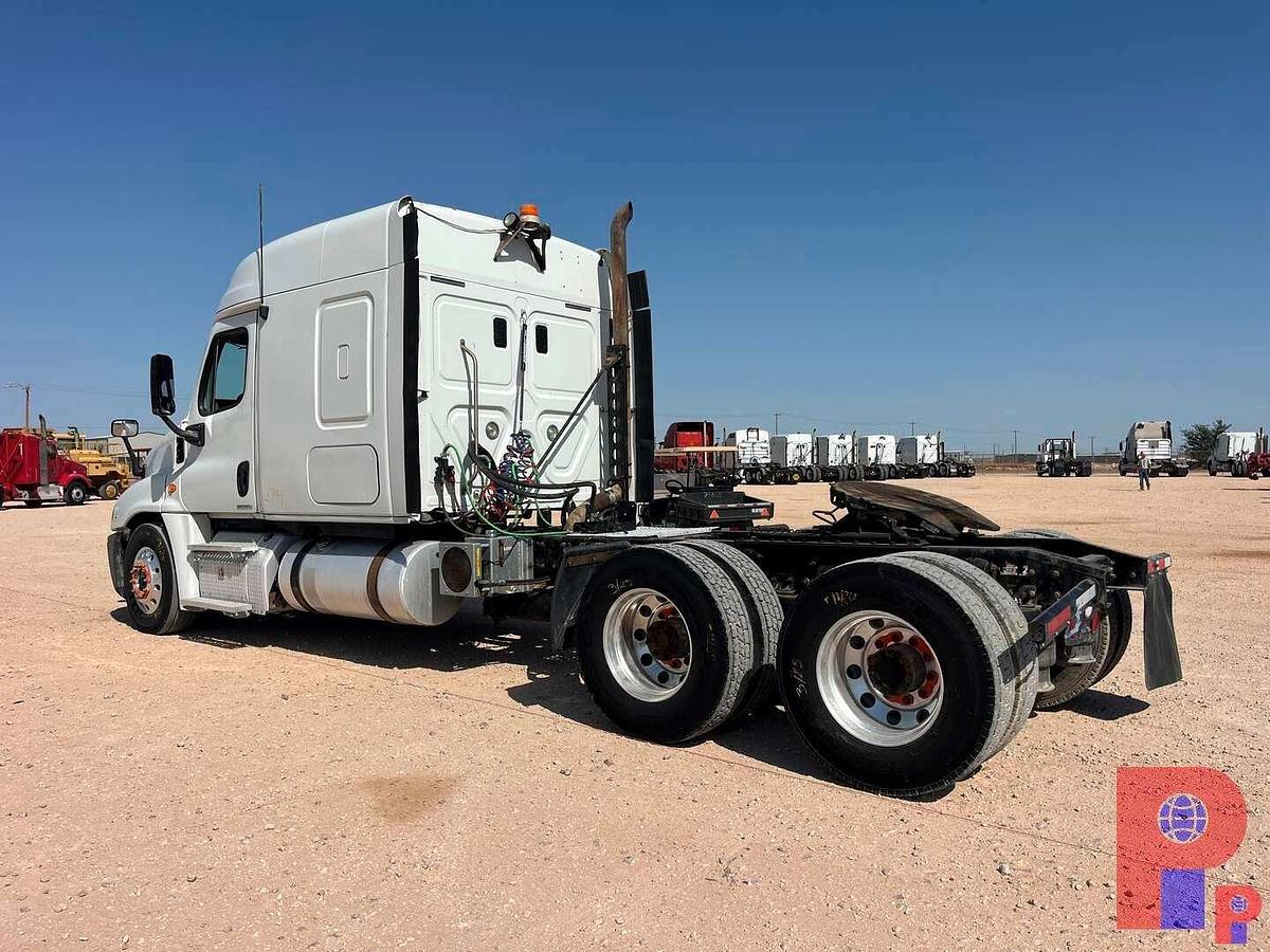 Used 2012 FREIGHTLINER CASCADIA T/A SLEEPER HAUL TRUCK