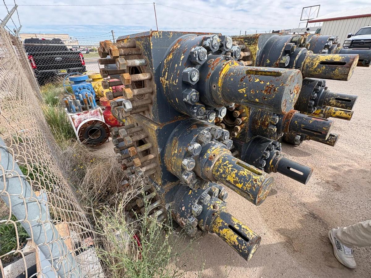 Used (3x$) (3) 7-1/16” 15k hydraulic frac valves