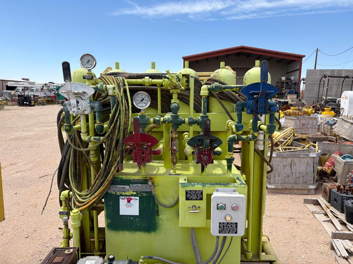 Used 4-station closing unit, skidded