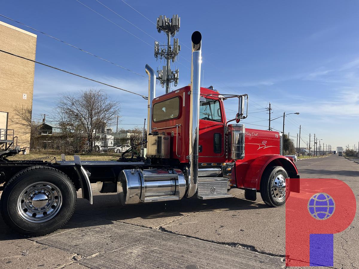 Used 2018 PETERBILT 389 T/A DAY CAB TRUCK (GLIDER KIT)