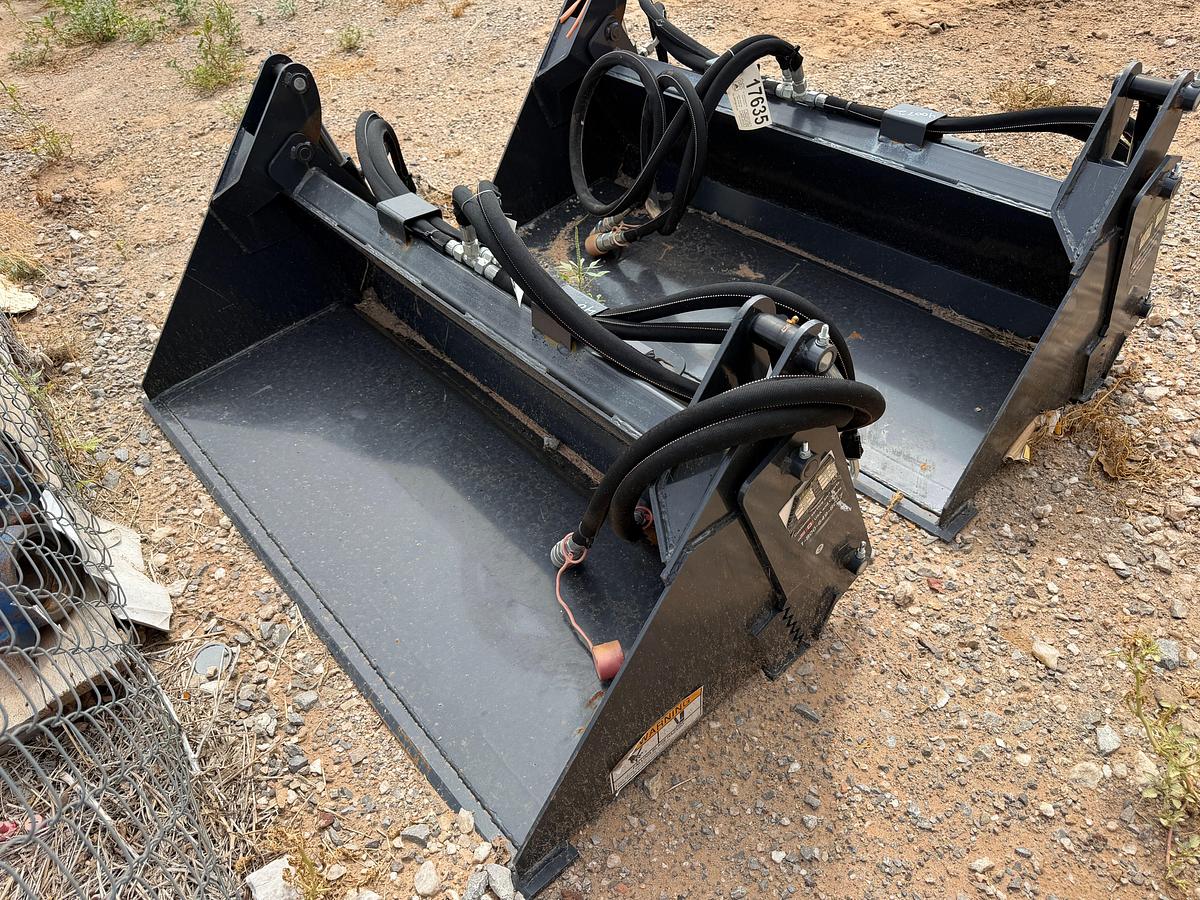 Used Unused 4-Way Mini Skid steer bucket