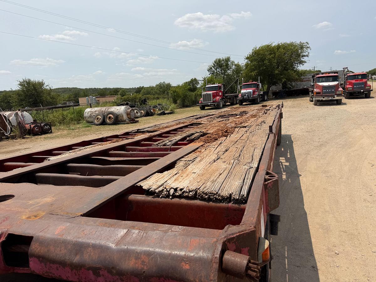 Used 1982 Aztec 40’ T/A Oilfield Float Trailer