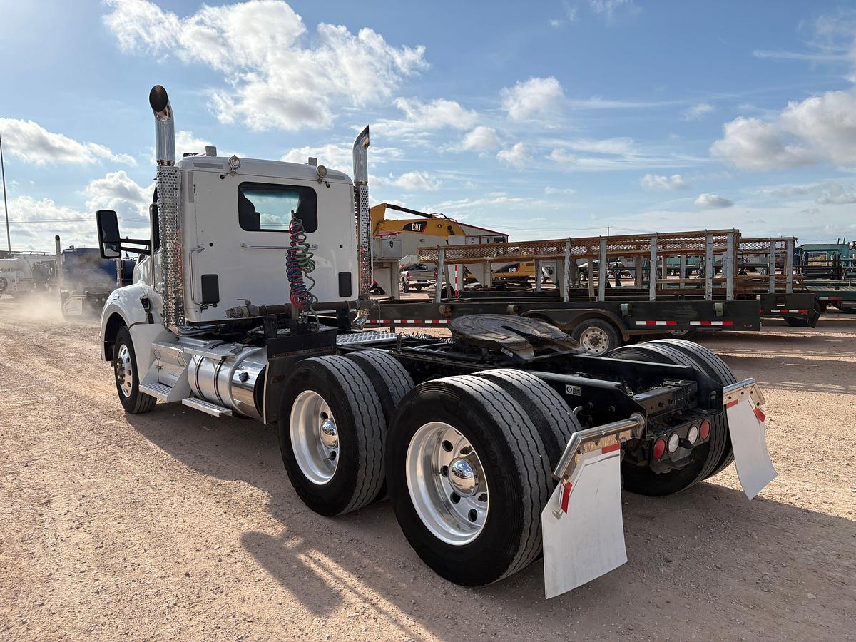 Used 2020 KENWORTH T880 T/A DAYCAB HAUL TRUCK